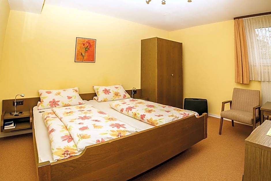 Villa Bruderfels, Garni