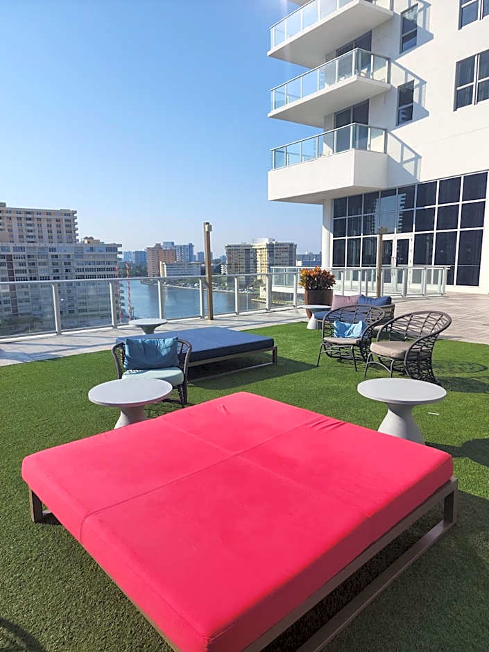 Modern Waterfront Retreat with Scenic Views