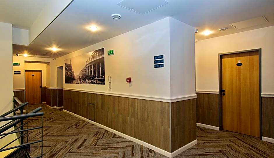 City Hotel Ring