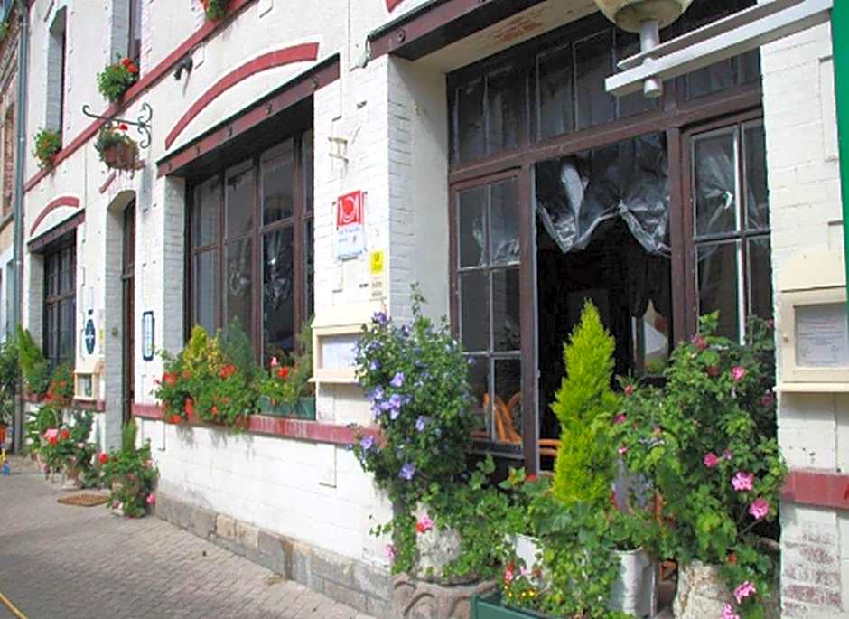 Logis Hôtel et Restaurant du Dauphin