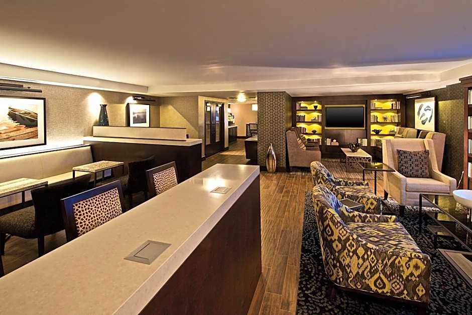 Sheraton Minneapolis West Hotel