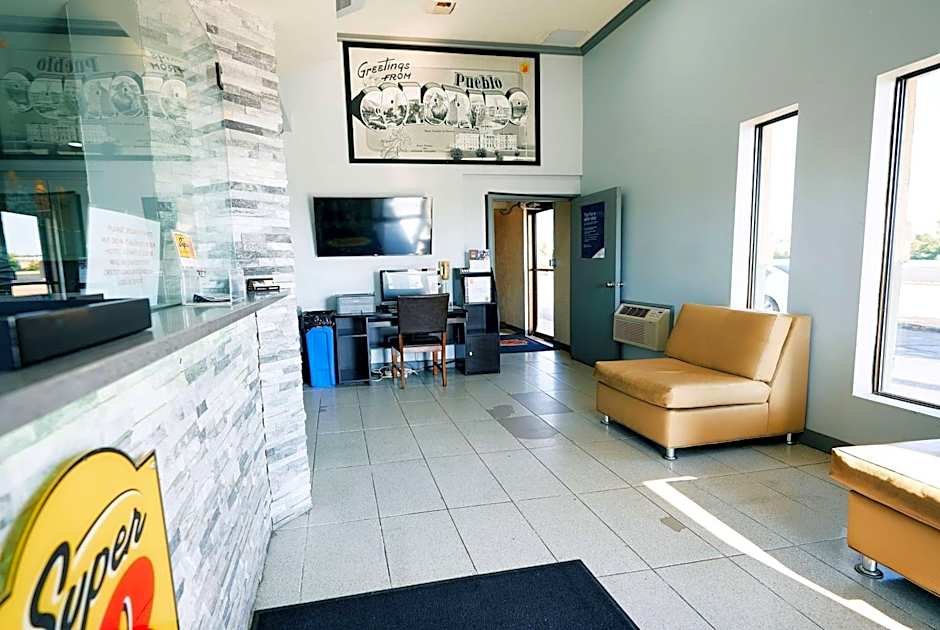 Super 8 by Wyndham Pueblo