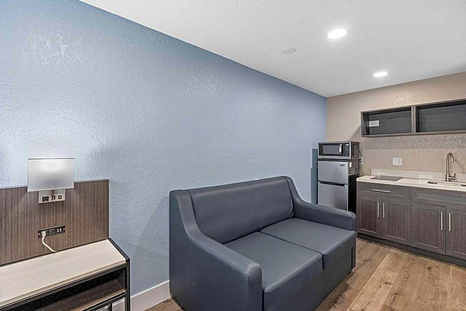 Super 8 by Wyndham Kissimmee-Orlando