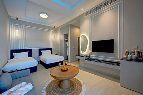 Chalet Twin Bed with balcony-Pool view