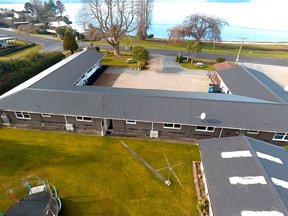 Waiteti Lakefront Motel
