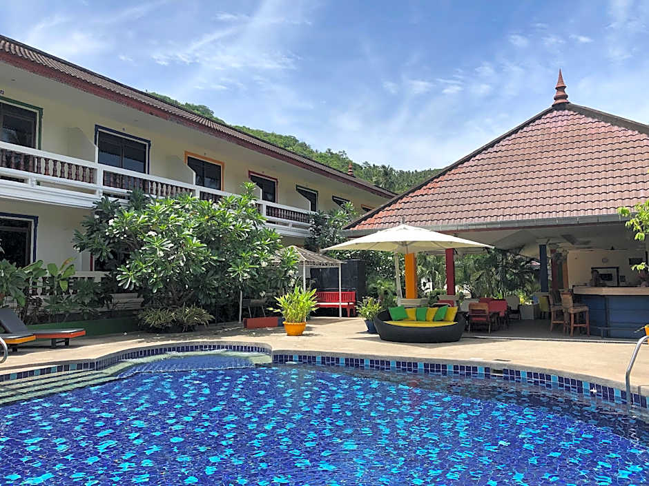 Tropical Palm Resort.