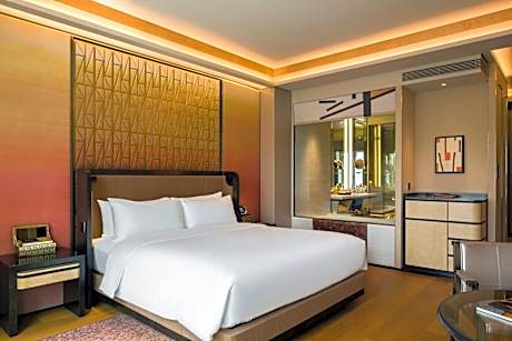 Resort King Premier View Room