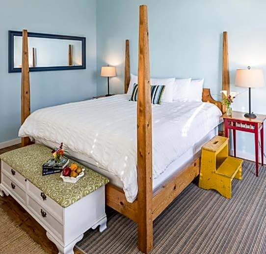 Inn at Schoolhouse Creek