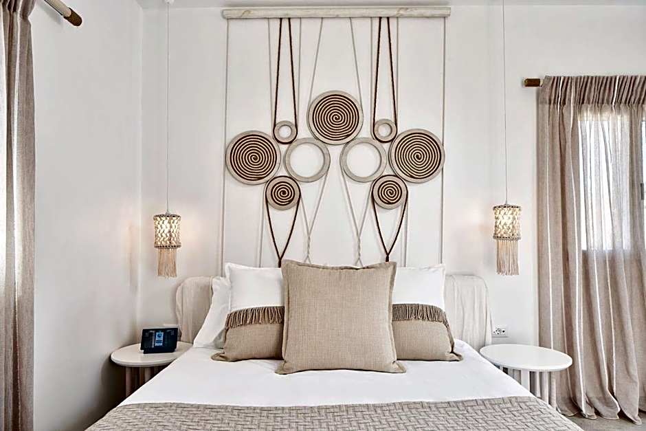 Volcano Luxury Suites Milos - Adults Only