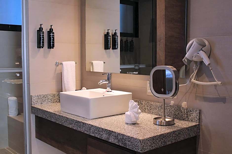 Nirú Ocean Suites by Binniguenda