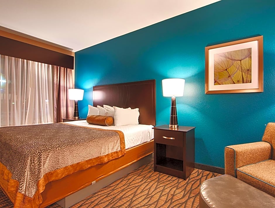 Best Western Plus Hiawatha Hotel