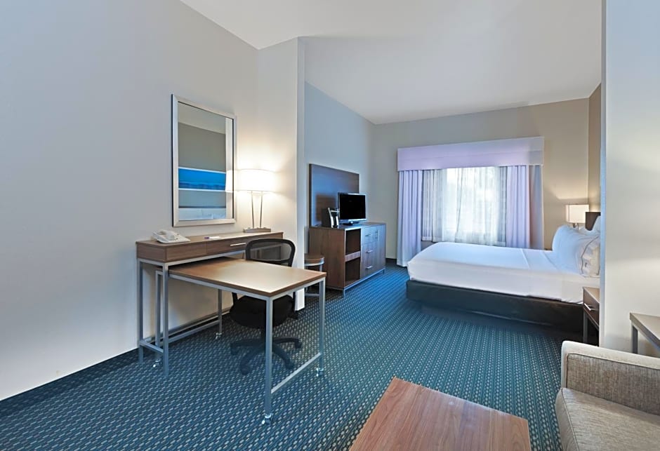 Holiday Inn Express & Suites Pharr