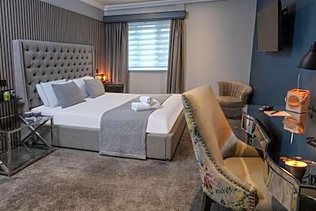 1 King Bed Non-Smoking Executive Room