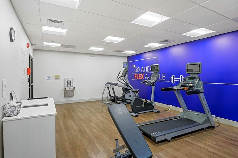 Holiday Inn Express and Suites White Hall By IHG