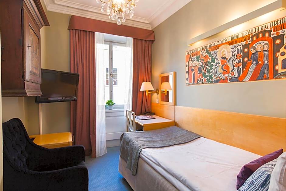 Collector's Lady Hamilton Hotel