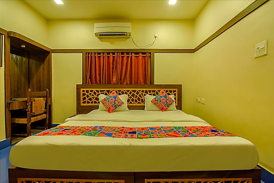 Fabexpress Shivalya – Calcutta, LA
