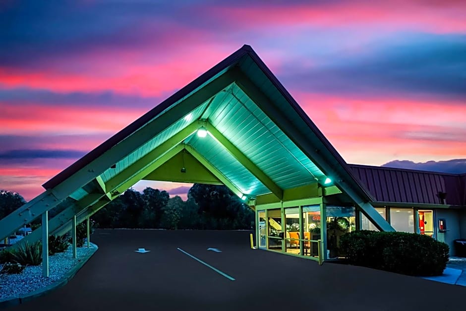 Travelodge by Wyndham Red Bluff South of Redding