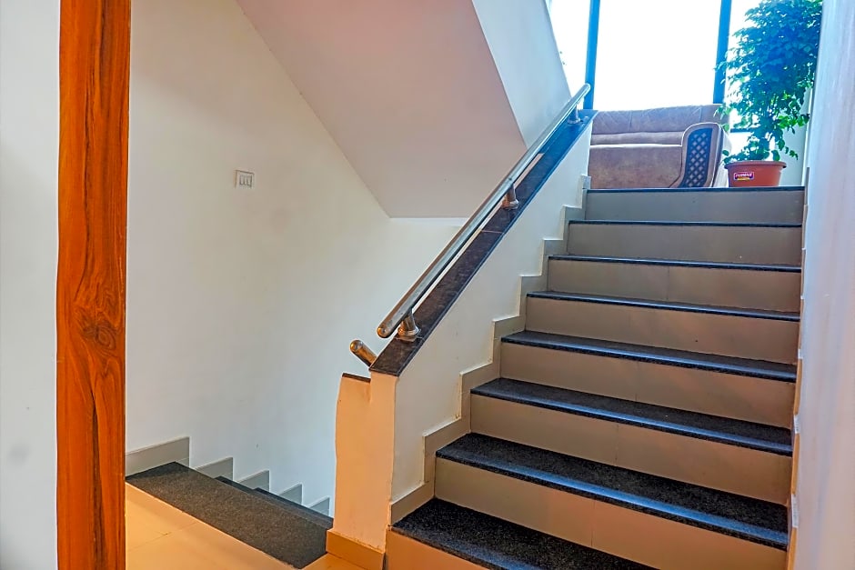 FabHotel Tan Square - Nr. Eon IT Park