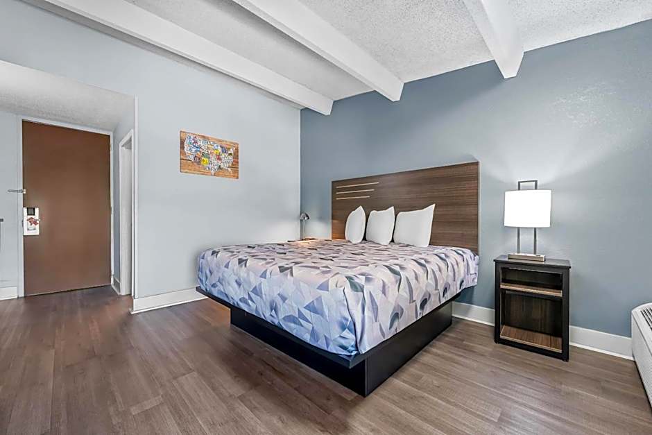 Econo Lodge Montgomery South I-65