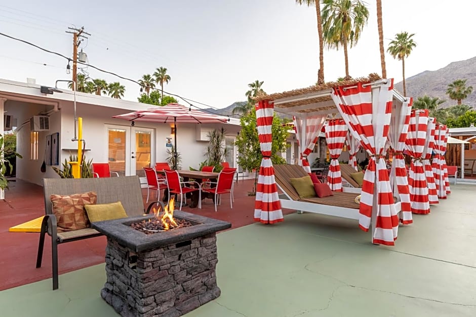 Float Palm Springs - Adults Only