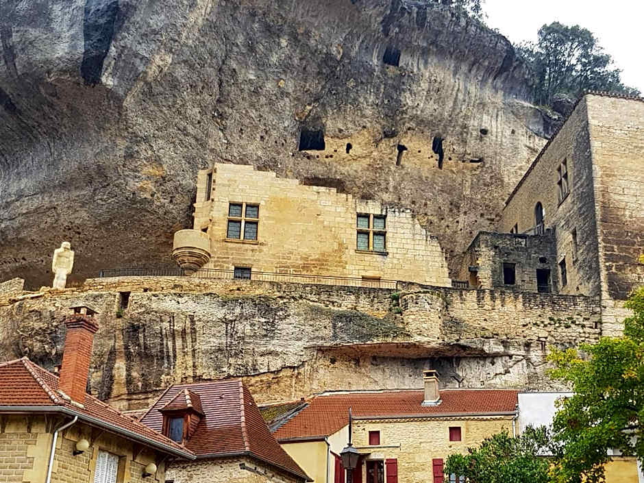 Hôtel Confort Le Moulin Rouge