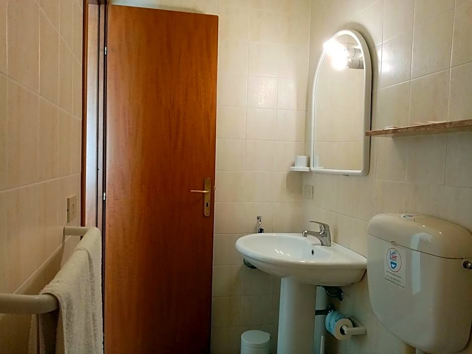 Ariston Petit Hotel