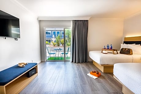 The Live Hotel