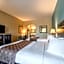 Moulton Inn & Suites By OYO