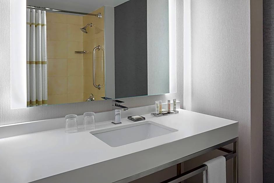 Halifax Marriott Harbourfront Hotel