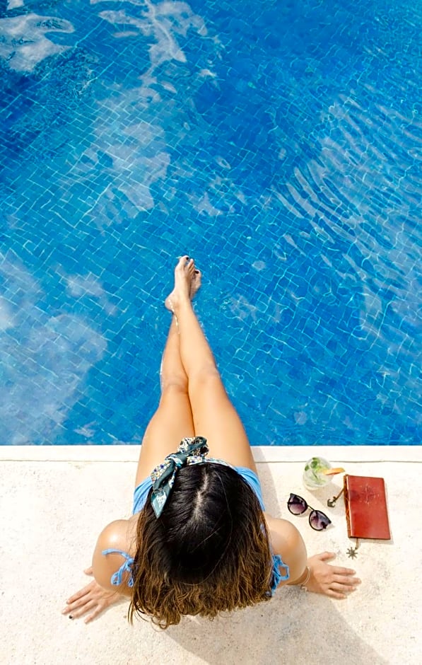 Ixchel Beach Hotel