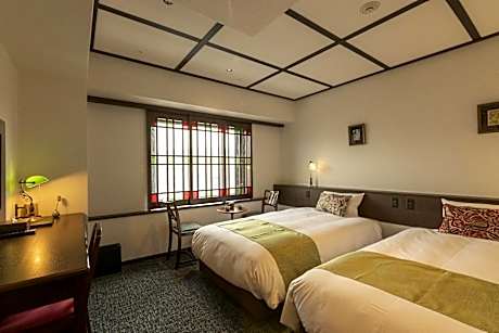 High Floor Deluxe Twin Room