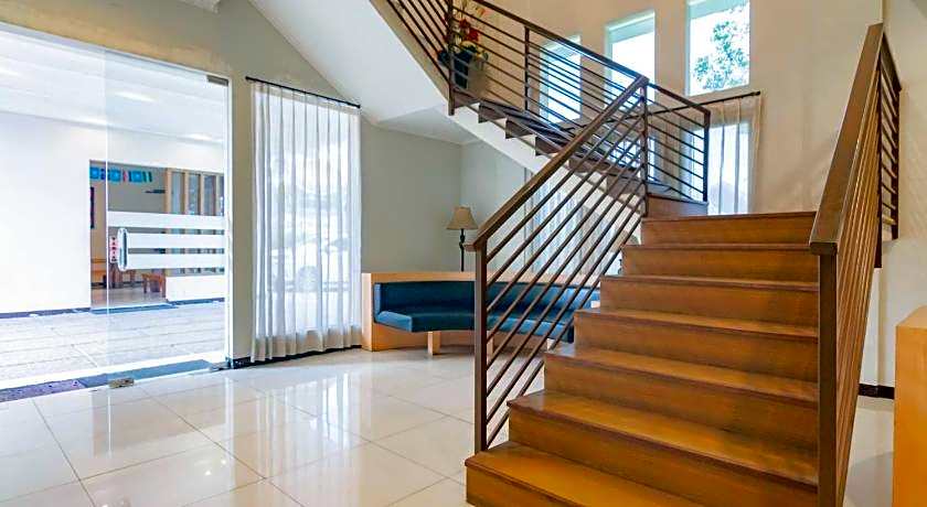 RedDoorz near Lembang Park & Zoo 2