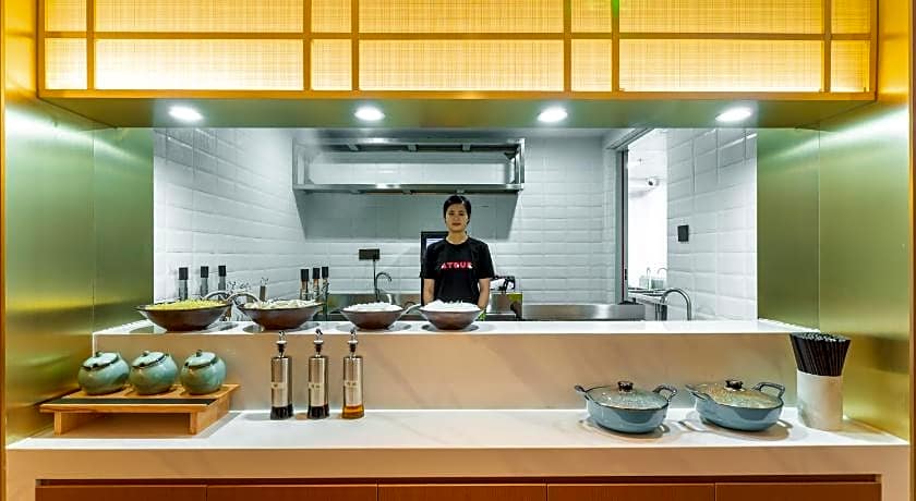 Atour X Hotel Zhuhai Gongbei Port High-speed Railway Station