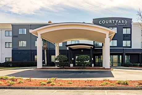Courtyard Brunswick