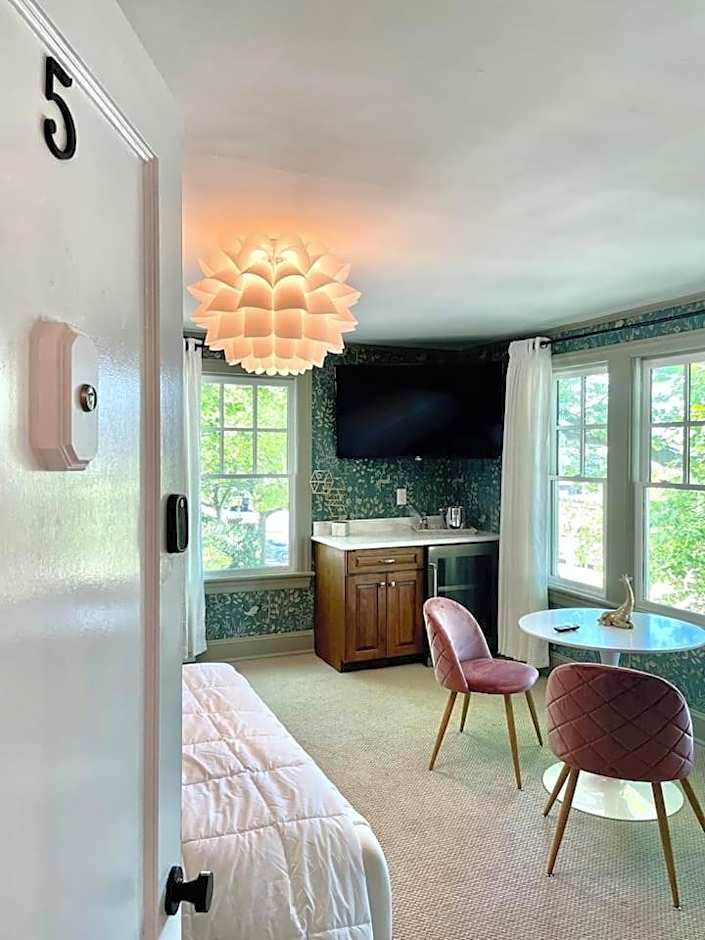 Buttonwood Boutique Hotel