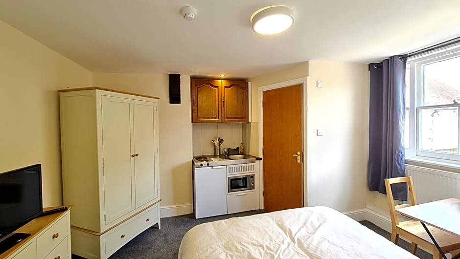 Grace Apartments - Living Rock