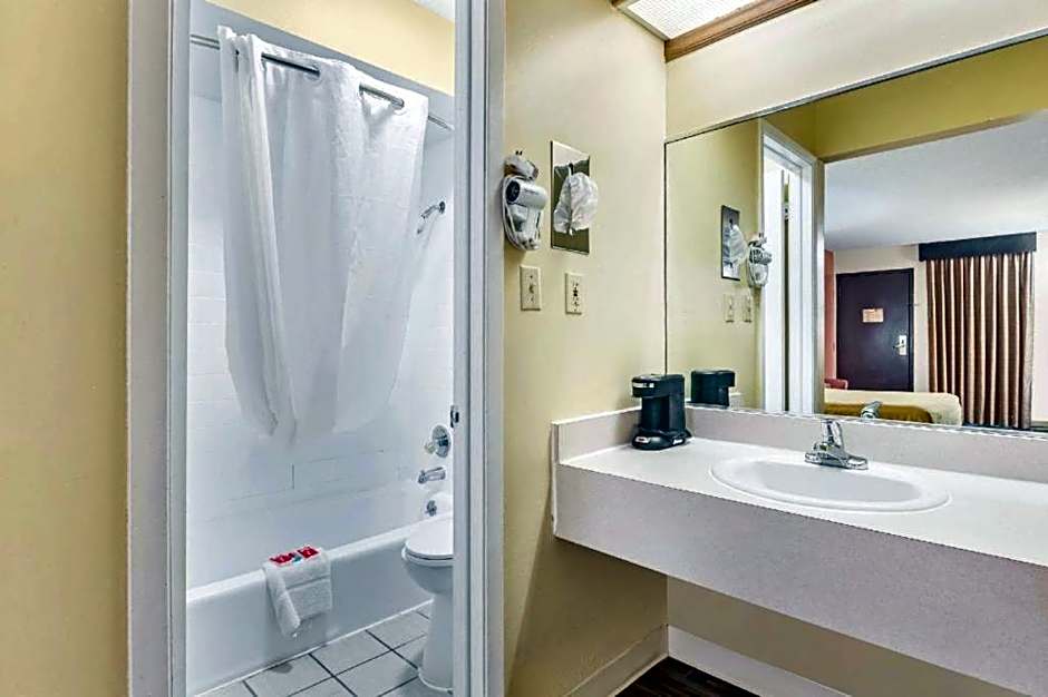 Econo Lodge Urbandale