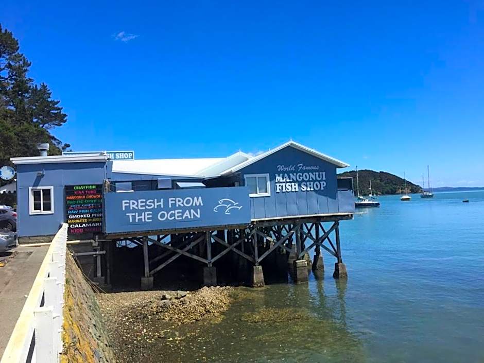 By the Bay Beachfront Apartments