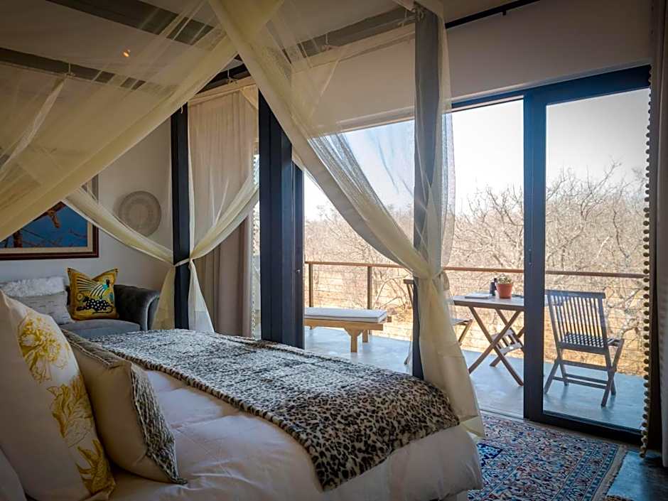 Safari Moon Luxury Bush Lodge
