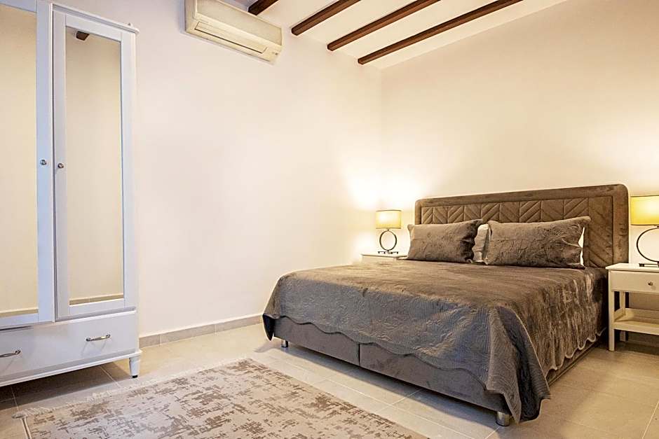 Photo 1 of 5 of Suite, Garden View
