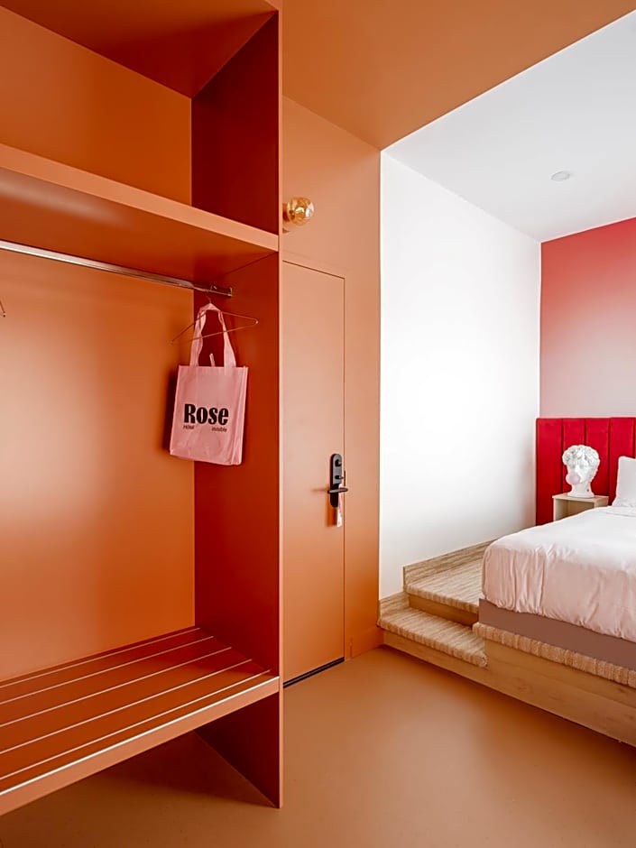 Rose Hôtel Invisible