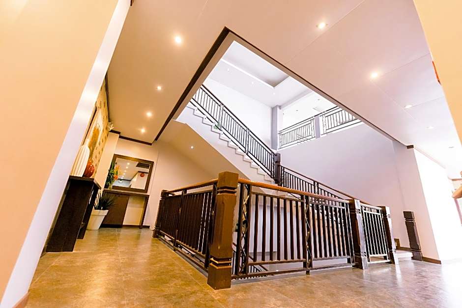 Madonna Hometel and Suites