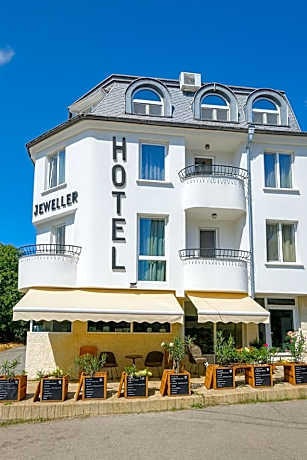 Jeweller Hotel