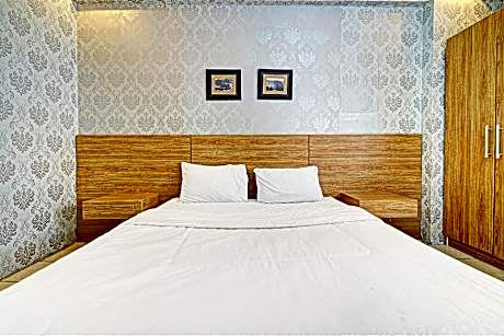 Deluxe Double Room for 2 Adults and 1 Child