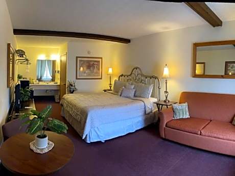 Deluxe King Room