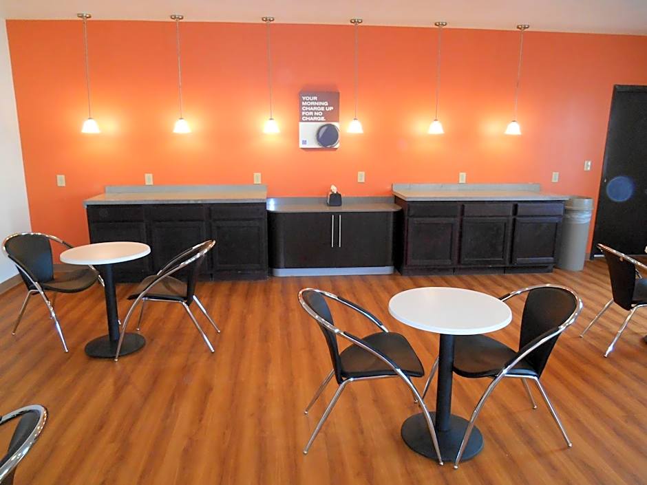 Motel 6-Jourdanton, TX