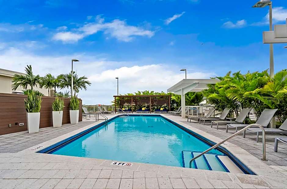 Elite 1BD 1BTH at Midblock