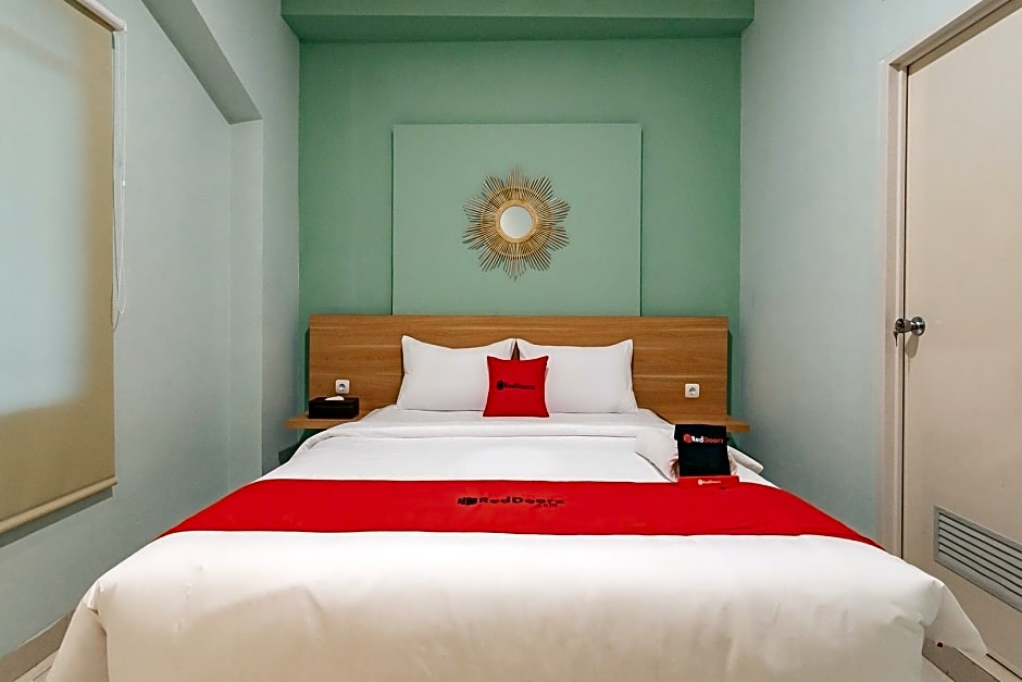RedDoorz Plus @ Bagusrangin Street