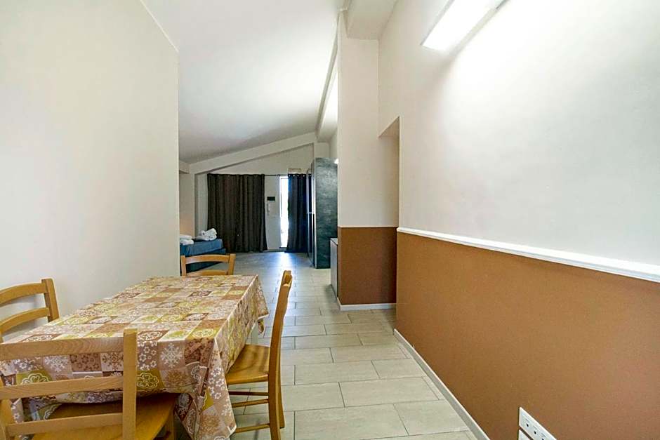 Royal Playa Suite and Apartament -private parking- self chek out