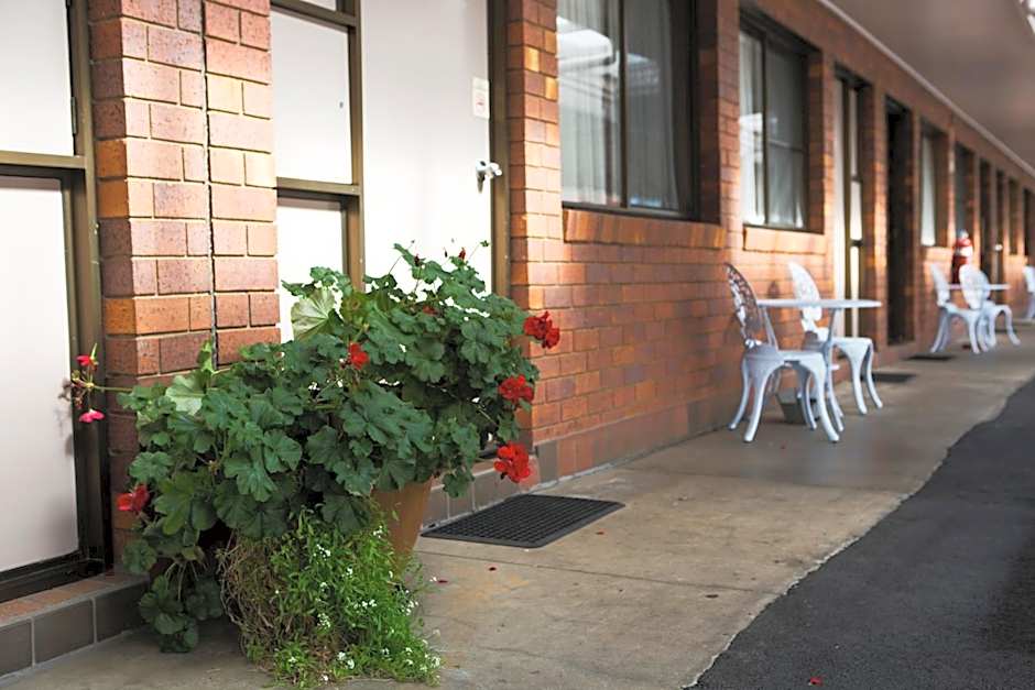 Country Pathfinder Motor Inn